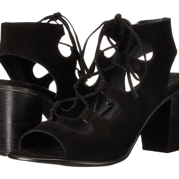 Steve Madden Shoes - Steve Madden Nilunda Sandal